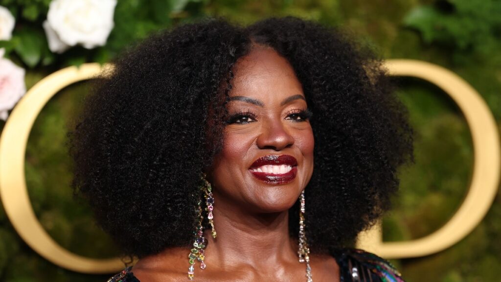 Su increíble viaje de la pobreza al club EGOT