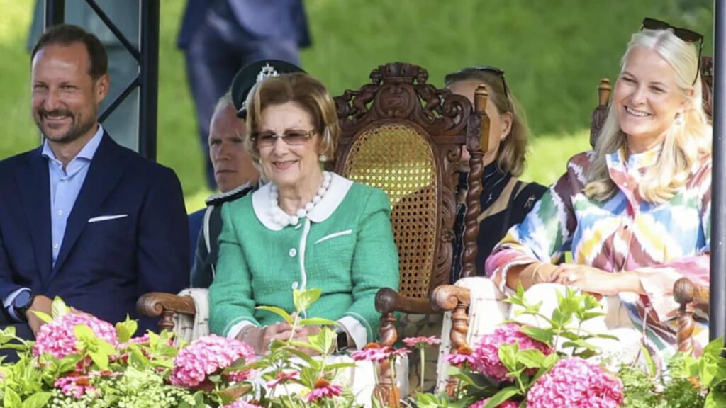 El príncipe Haakon y la princesa de la corona Mette-Marit hacen la primera aparición pública después del escándalo de Marius Borg