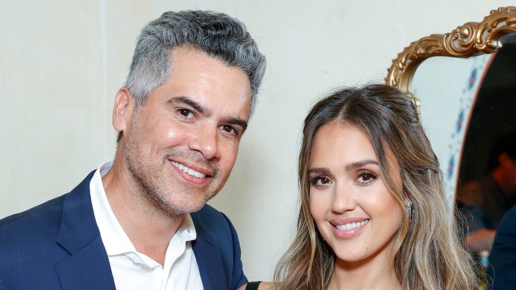 Jessica Alba y Cash Warren ven “No hay problema” con sus romances de la brecha de edad Jessica Alba y Cash Warren ven “No hay problema” con sus romances de la brecha de edad