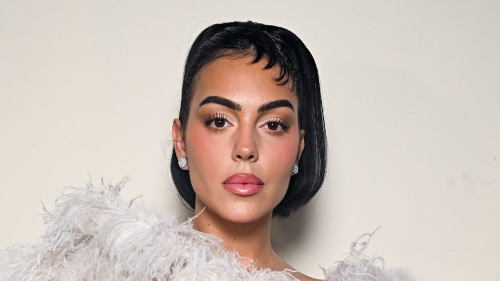 Georgina Rodríguez abandona su anillo de compromiso para otro deslumbrante de diamantes