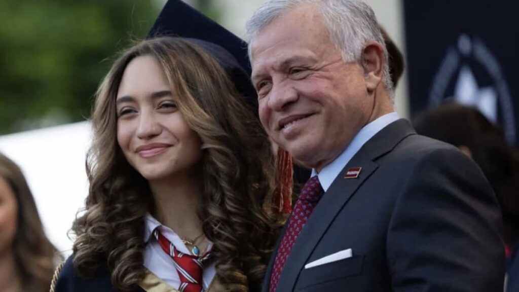 Conoce a la princesa Jalila Bint Ali, las comparaciones de dibujo de 19 años con la reina Rania