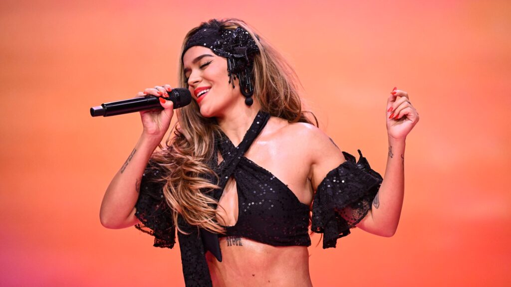 Karol G listo para hacer historia de cabaret con residencia parisina