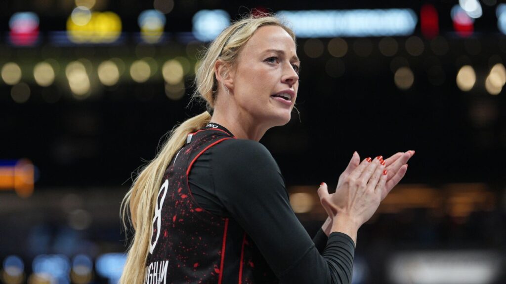 Sophie Cunningham del Fever, Multada de Nueva