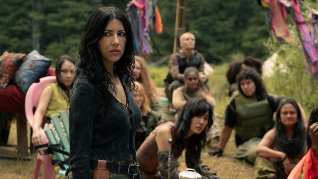Stephanie Beatriz habla de acrobacias locas, supervivencia y amor en la temporada 2 de ‘Metal Twisted’