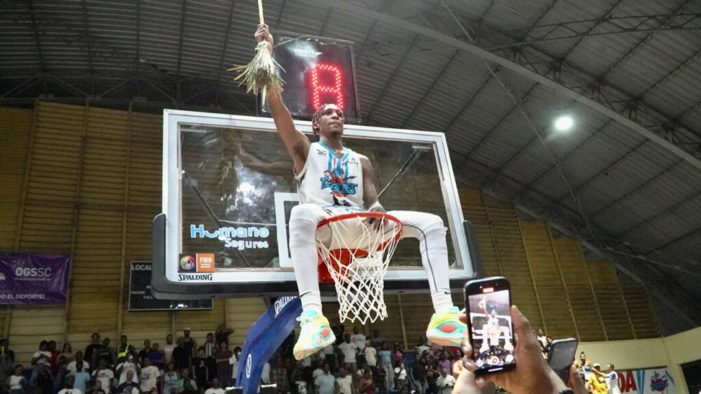Titanes estériles A Metros y Se Coronan Bicampeones de la Liga Nacional de Baloncesto