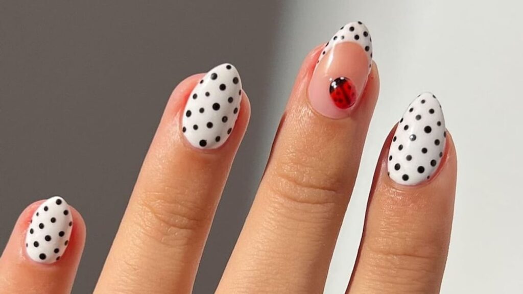 Diseños de uñas de mariquita para inspirar tu próxima manicura