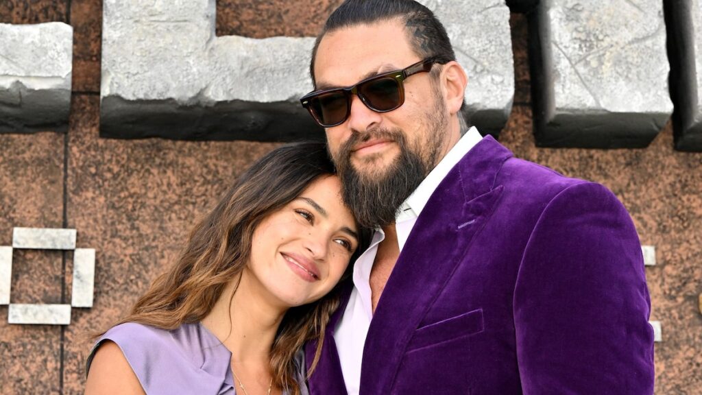 Jason Momoa disfruta de un momento padre-hijo junto a la novia Adria Arjona: ver fotos