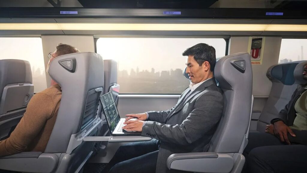 ¿Por qué podrías abandonar volando por la alta velocidad de Amtrak Nextgen Acela este verano?