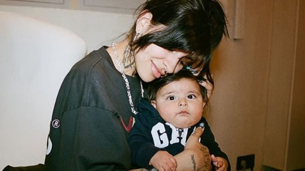 Cazzu vuelve a emerger con la hija INTI siguiendo la disculpa pública de Christian Nodal