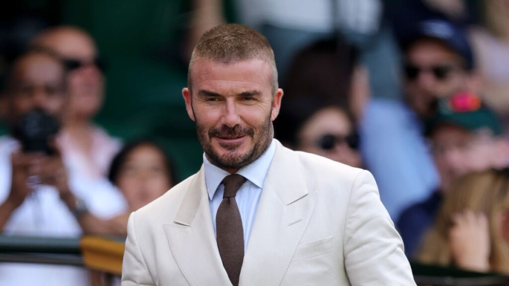 David Beckham comparte un momento adorable con su perro Simba en el Día Internacional del Perro