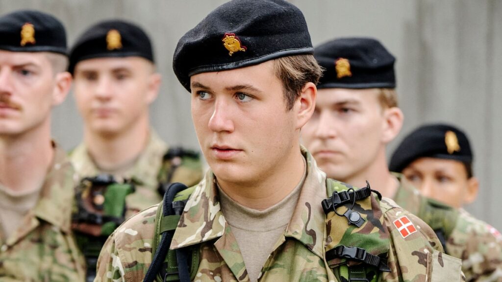 La reina María de Dinamarca preguntó sobre la novia reportada del príncipe heredero de su hijo Emma Emma