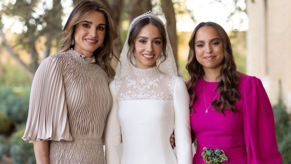 La reina Rania celebra a sus ‘chicas favoritas’, pero notas que sus ‘nietas se están poniendo al día rápidamente’