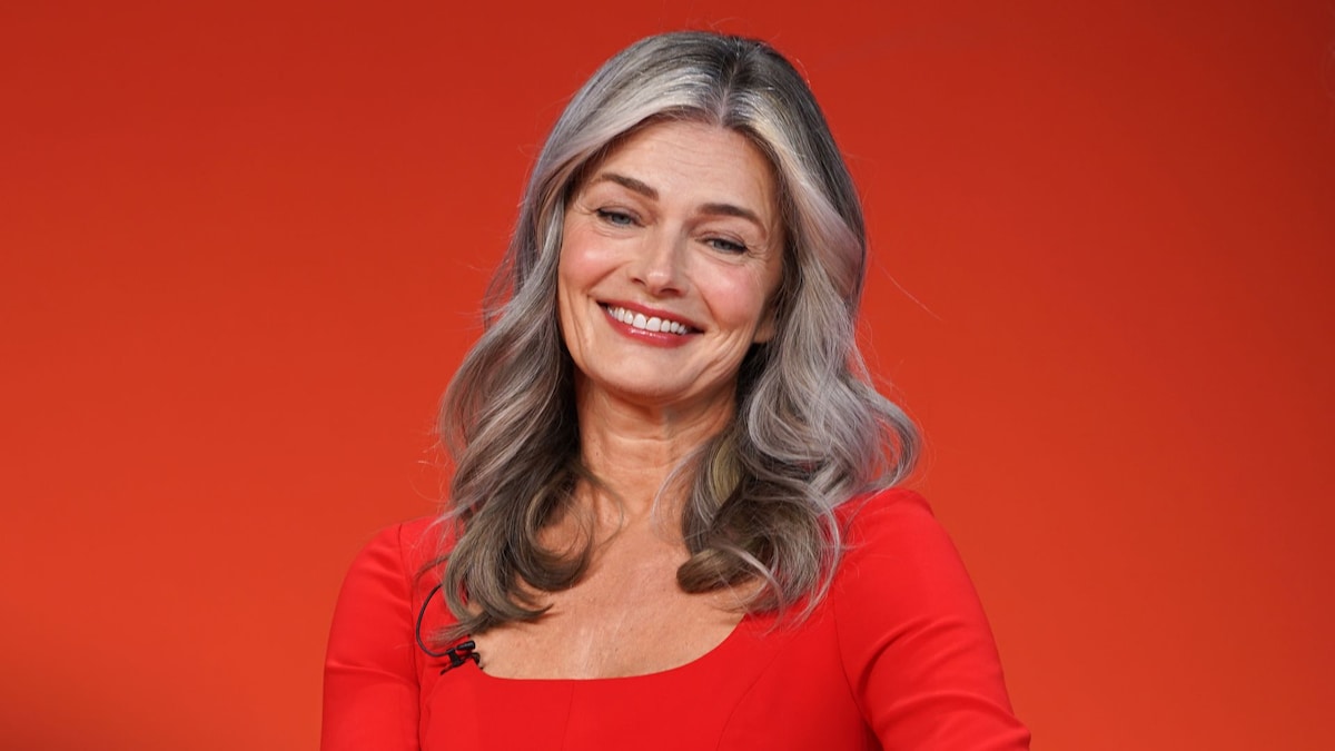 La foto viral de Paulina Porizkova en su ropa interior tiene mujeres repensando cómo se ve el envejecimiento