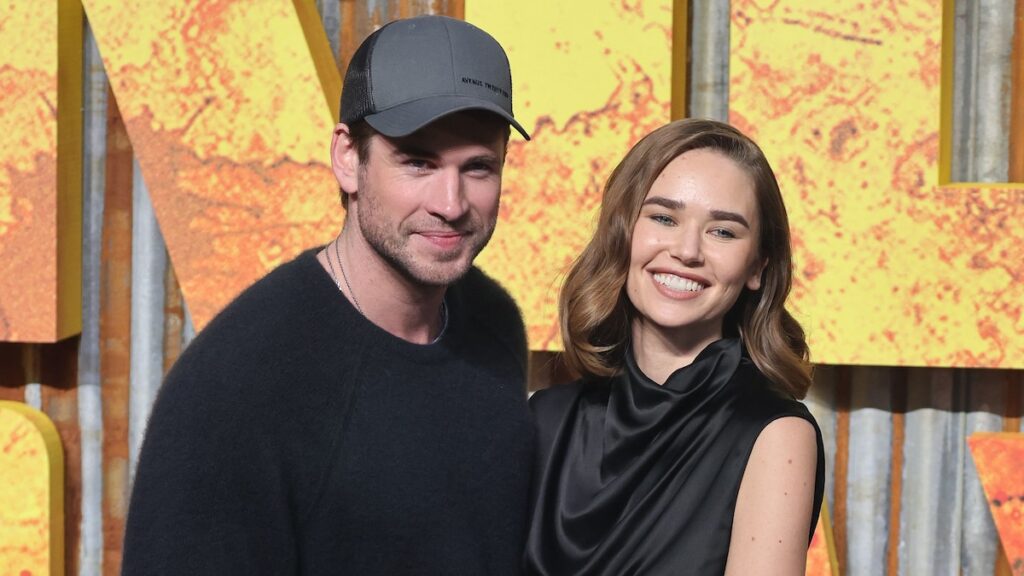 Por qué los fanáticos piensan que la prometida de Liam Hemsworth, Gabriella Brooks, fue una vez la bailarina de respaldo de Miley Cyrus