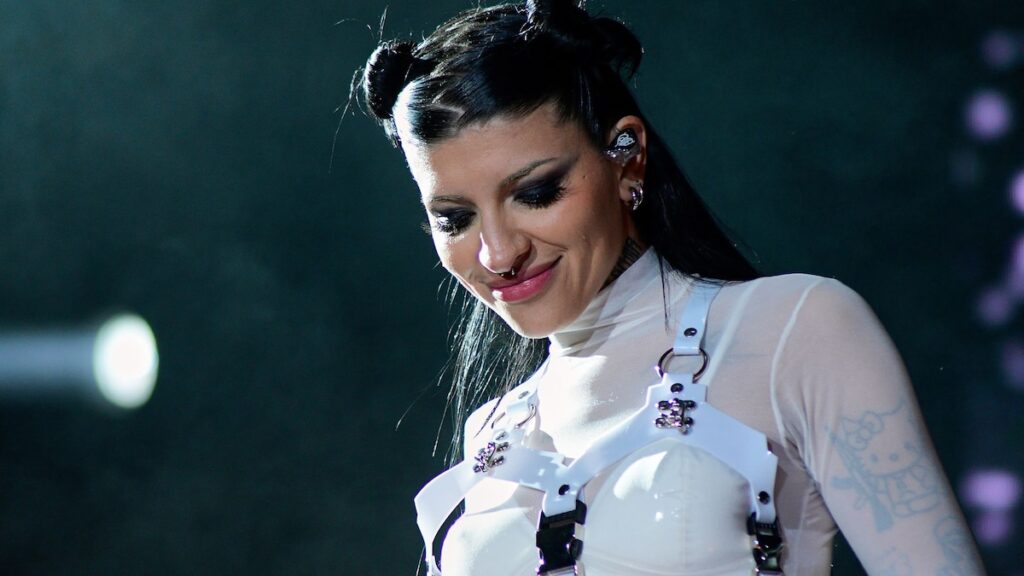 Cazzu lanza una excavación sutil en Nodal durante su parada de gira Latinaje en Buenos Aires