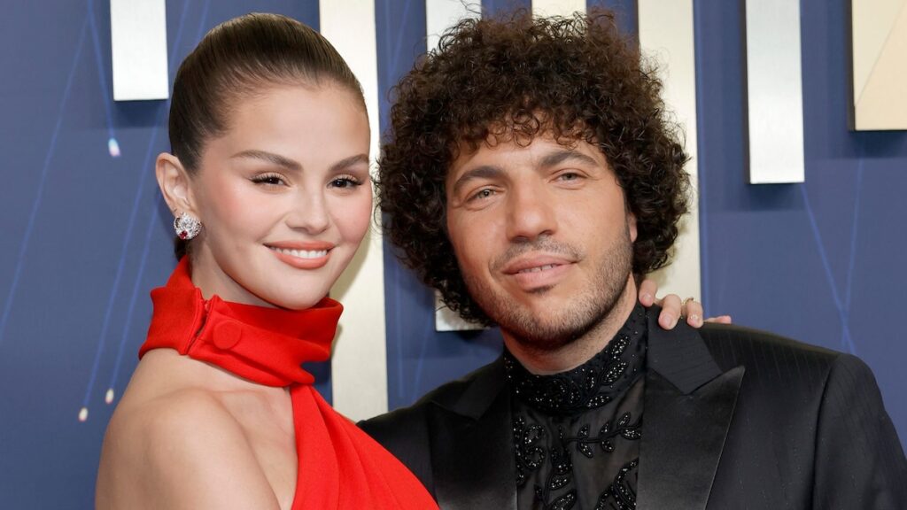 El fin de semana de bodas de Selena Gomez comienza cuando la familia y los amigos llegan a Los Ángeles para el gran día