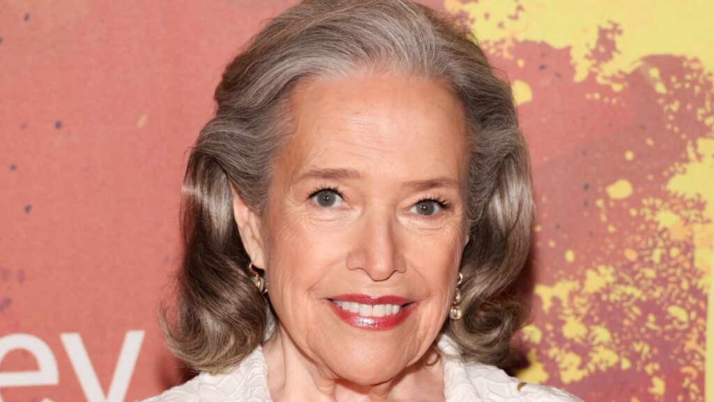 Kathy Bates se cierra afirma que perdió 100 libras debido a Ozempic