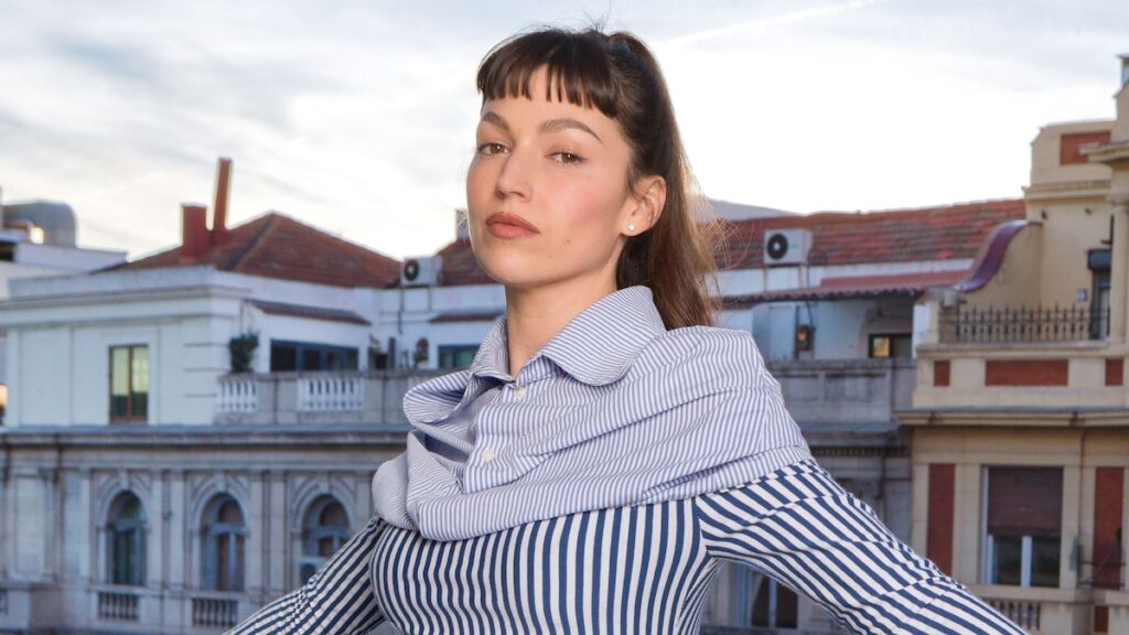 Úrsula Corberó revela noticias del embarazo con impresionante foto