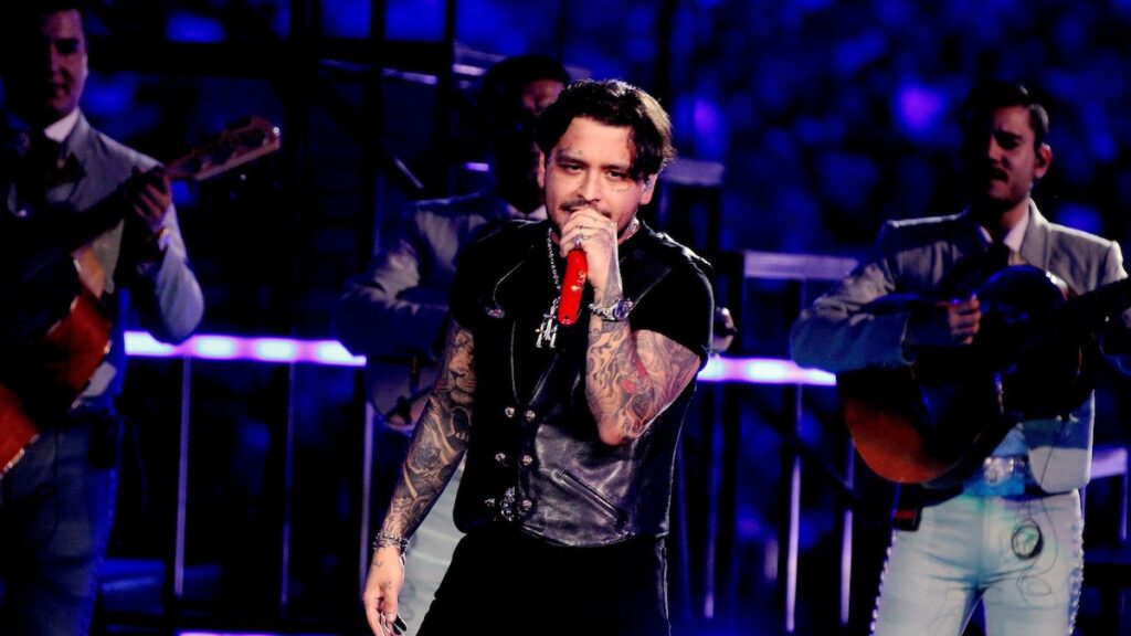 Christian Nodal rompe el silencio de la supuesta grieta con su padre y gerente Jaime González