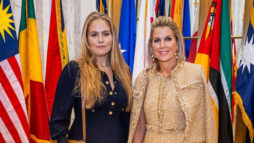 La princesa Amalia se dispara en estilo de moda durante la reunión con Bill Gates