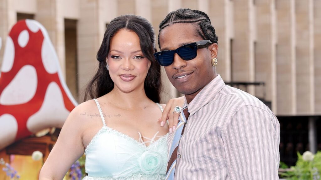 Vea su nombre y primera foto