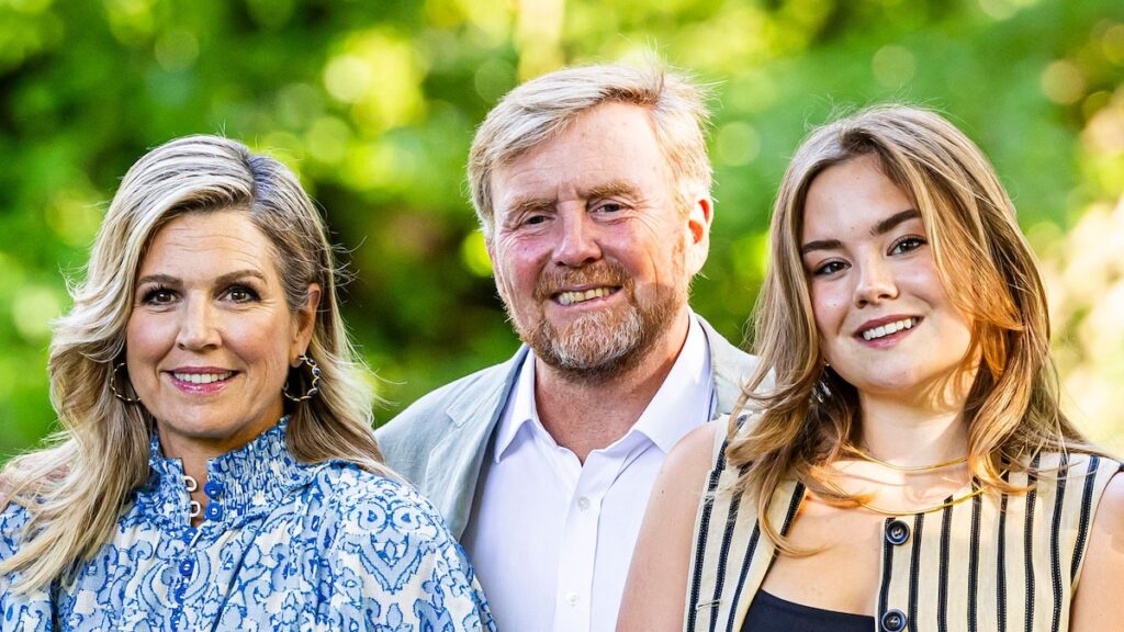 La princesa Ariane sigue sus pasos una década después