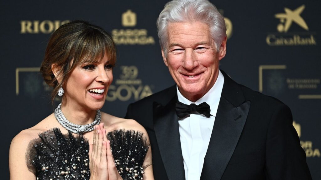 Richard Gere celebra su 76 cumpleaños con trajes en España con sus hijos pequeños