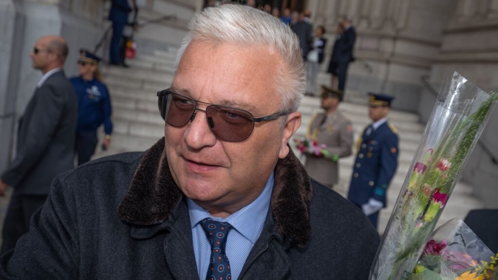 El hijo secreto del Príncipe reveló: Lee la declaración de la realeza