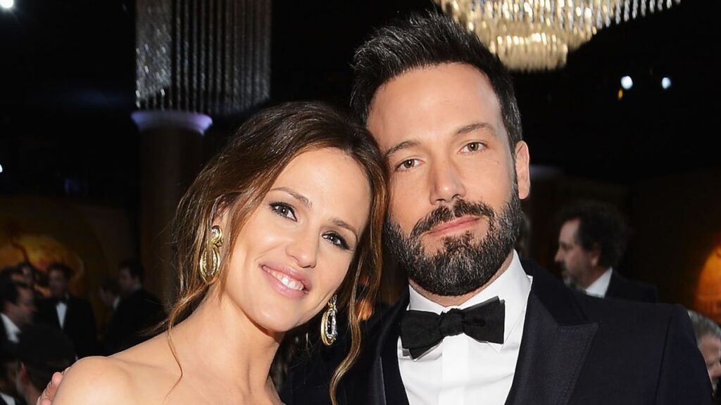 Ben Affleck y Jennifer Garner tienen una reunión feliz en el teatro