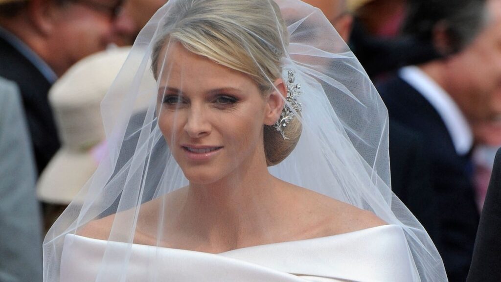 Recordando sus diseños icónicos para reinas y princesas