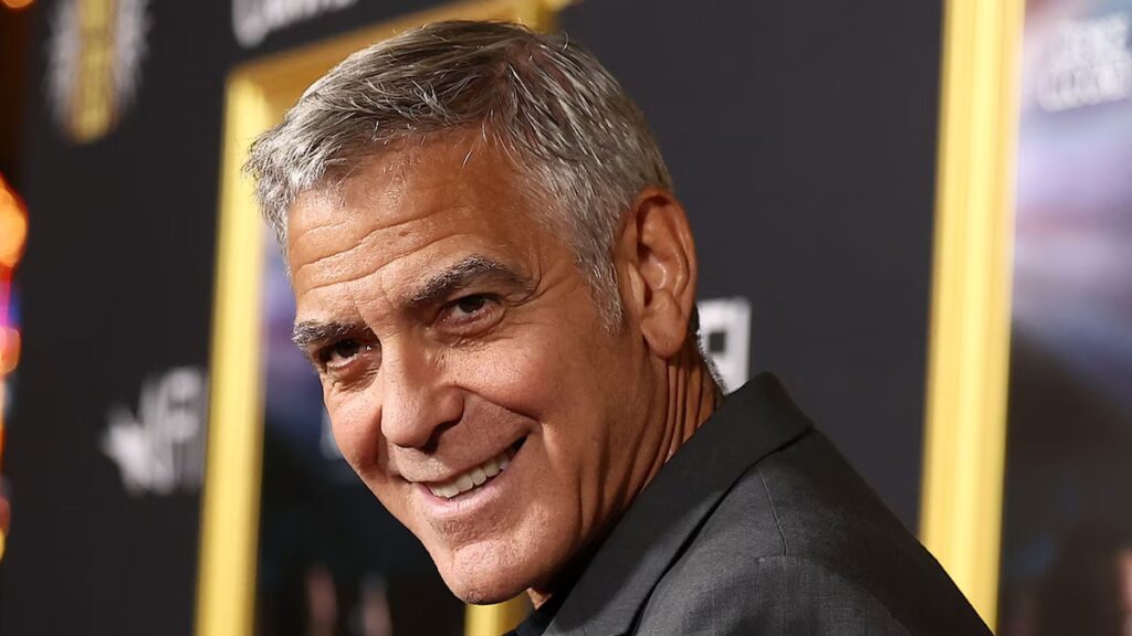 George Clooney bromea diciendo que está “orgulloso” de los ladrones del Louvre