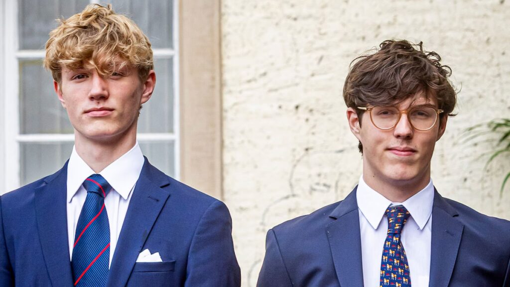 Los sobrinos galán del nuevo monarca de Europa