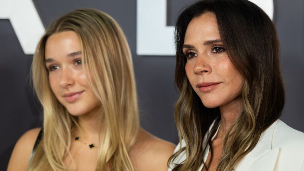Victoria Beckham admite que es “horrible” leer titulares negativos sobre sus hijos Victoria Beckham admite que es “horrible” leer titulares negativos sobre sus hijos
