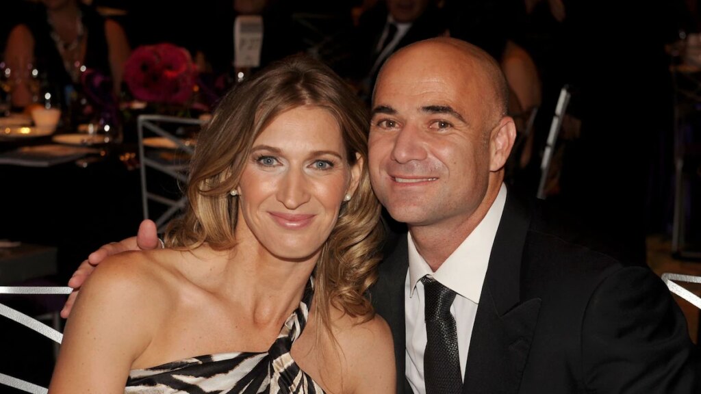 Andre Agassi y Steffi Graf dan la bienvenida a un nuevo y adorable miembro de la familia Andre Agassi y Steffi Graf dan la bienvenida a un nuevo y adorable miembro de la familia