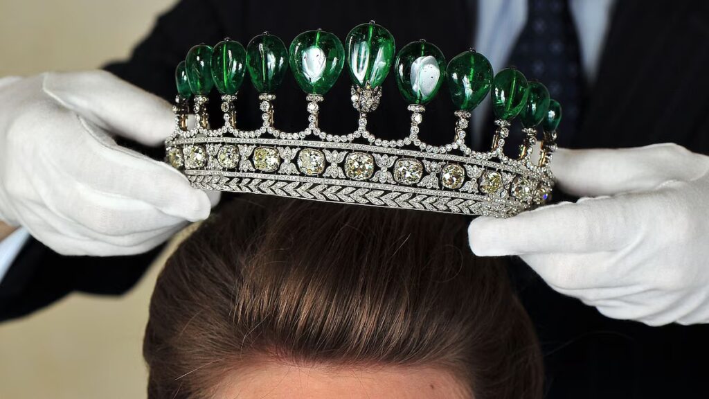 Dentro del robo de joyas reales en el Louvre