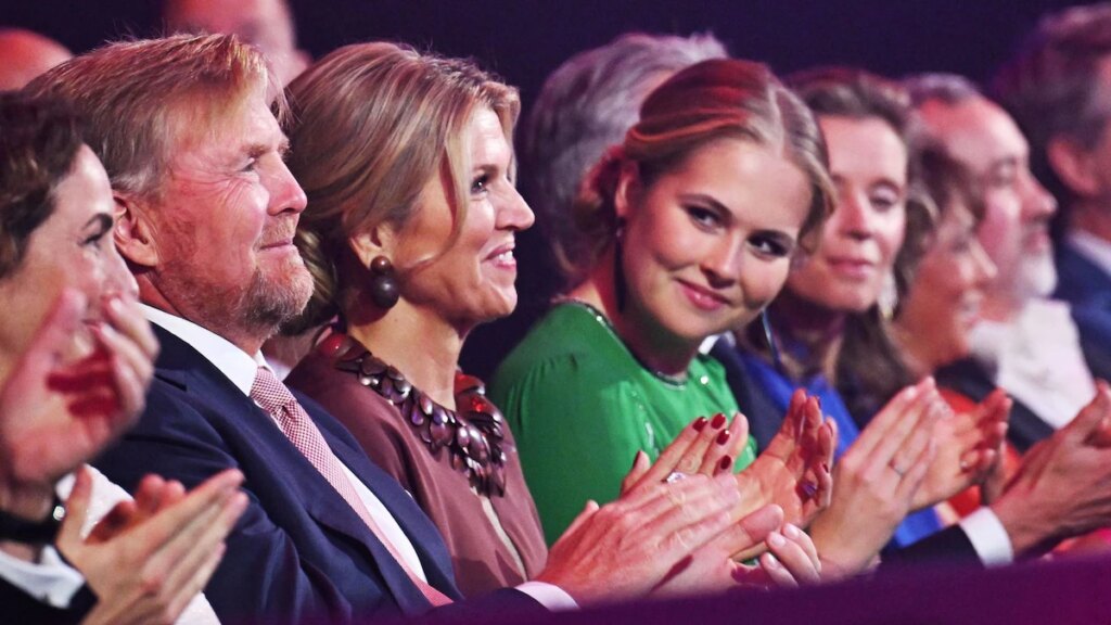 Willem-Alexander, Máxima y Amalia rockean el 750 aniversario de Ámsterdam en Museumplein