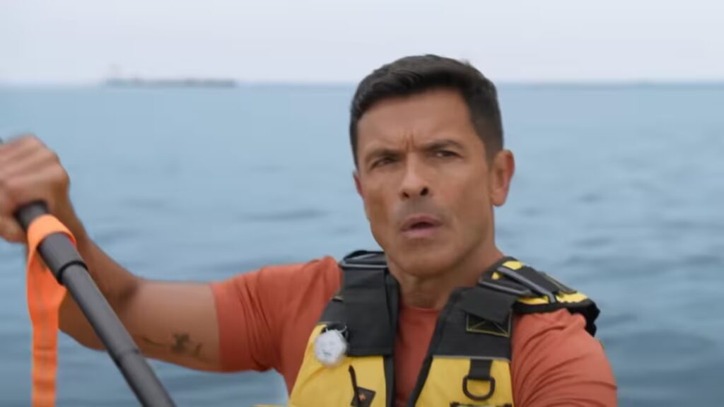 Mark Consuelos es tragada por una ballena en un nuevo proyecto que destaca su verdadera pasión