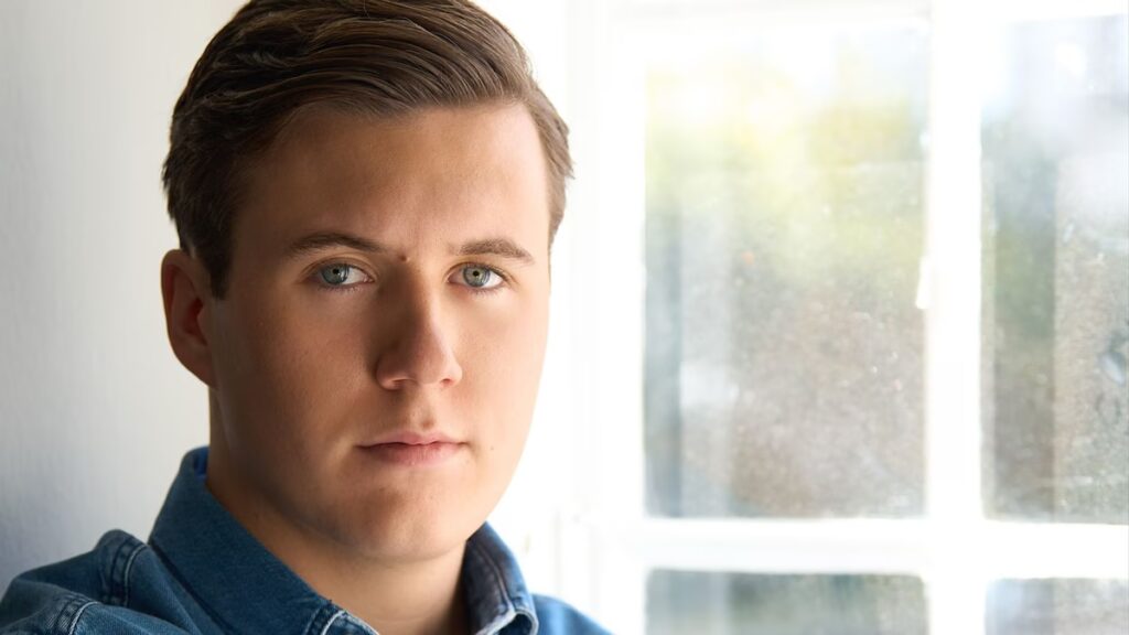 El príncipe Cristián de Dinamarca sorprende en la sesión de fotos de su vigésimo cumpleaños