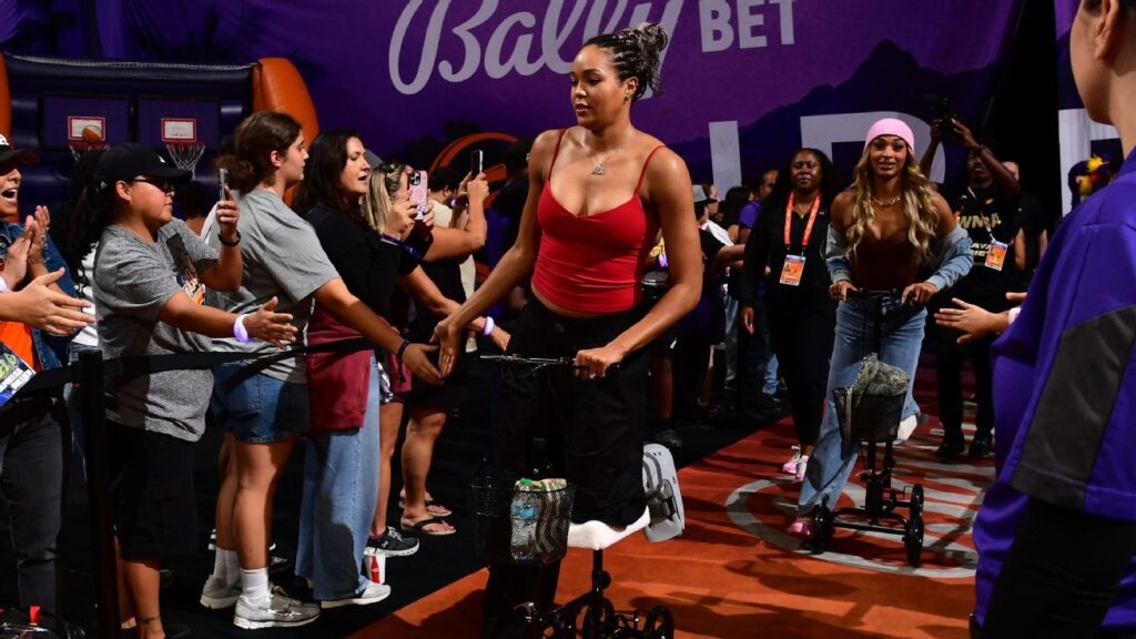 Fuente: Napheaes Collier se Rompió Los Ligamentos del Tobillo