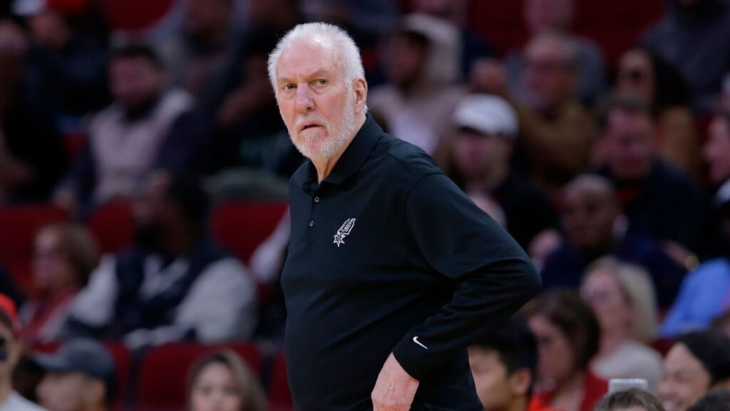 Los Spurs revelan discretamente una pancarta que honra a Gregg Popovich
