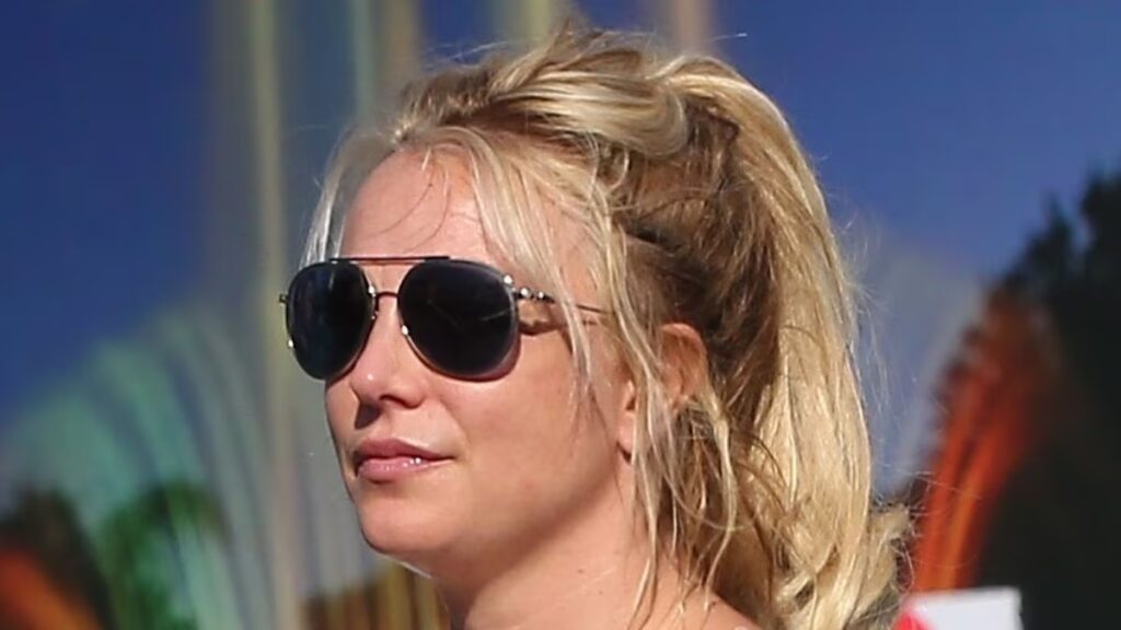 Britney Spears baila después de que un video de ella conduciendo erráticamente genera preocupación