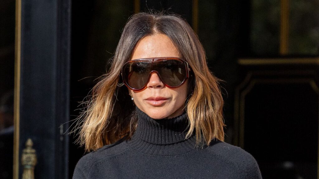 El ‘marrón sofisticado’ de Victoria Beckham es la sugerencia de una peluquería para mujeres mayores de 40 años