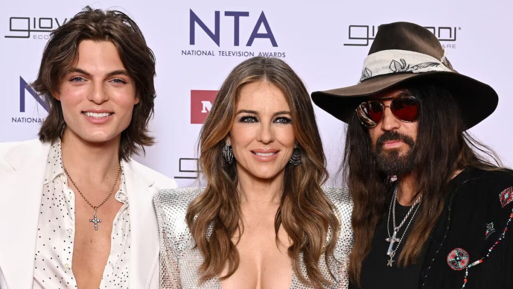 Damian Hurley defiende a Billy Ray Cyrus en medio de dramáticos rumores sobre Elizabeth Hurley