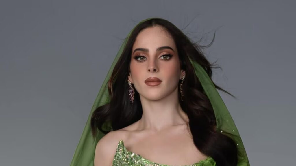 Miss México Fátima Bosch desairada durante segmento grupal de Miss Universo