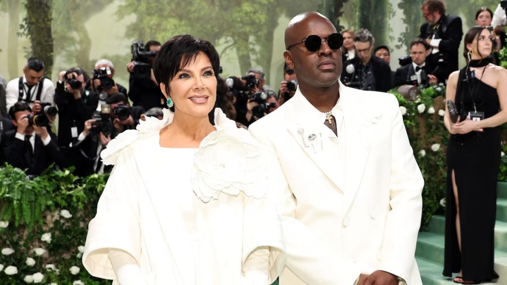 ¿Kris Jenner está planeando una ceremonia secreta para su importante cumpleaños?