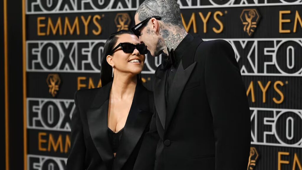 Kourtney Kardashian y Travis Barker lucen su disfraz de pareja de ‘Pesadilla antes de Navidad’