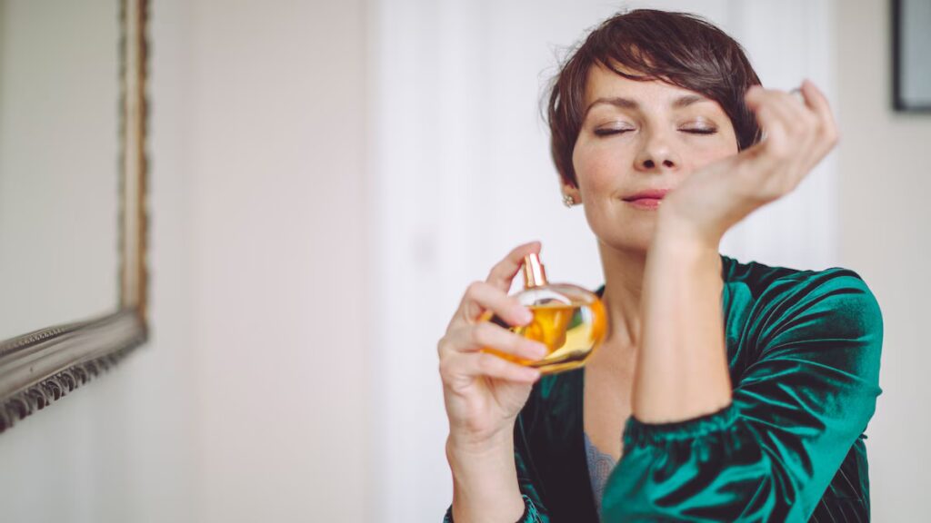 Floral, amaderado, afrutado o fresco.