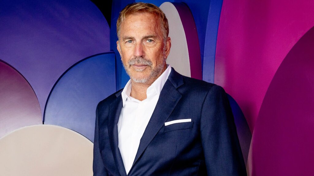Kevin Costner revela la parte más difícil de celebrar las fiestas solo