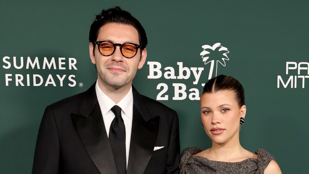 Sofia Richie Grainge comparte su actualización sobre la panza de 5 meses y los fanáticos preguntan: “¿Cómo?”