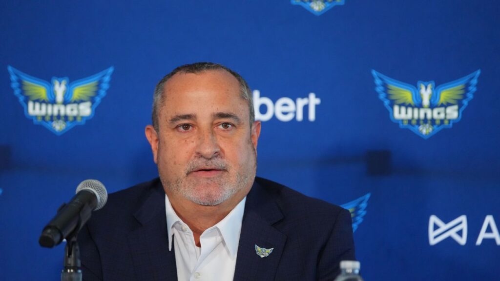 José Fernández busca un cambio para las Wings lideradas por Paige Bueckers